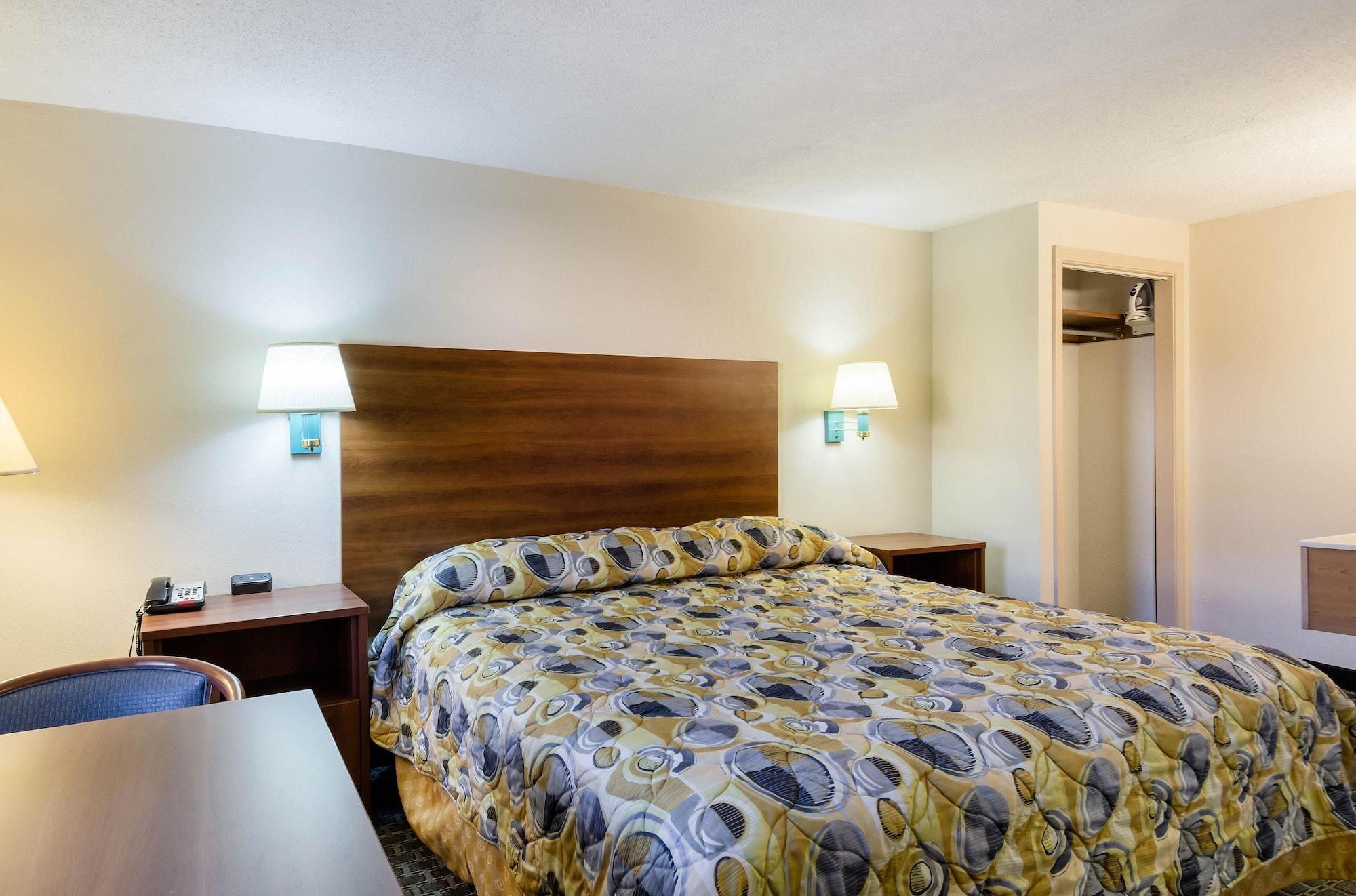 Econo Lodge West Springfield Extérieur photo