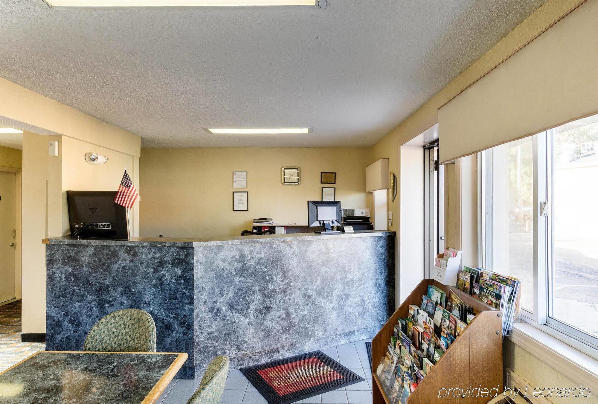 Econo Lodge West Springfield Extérieur photo